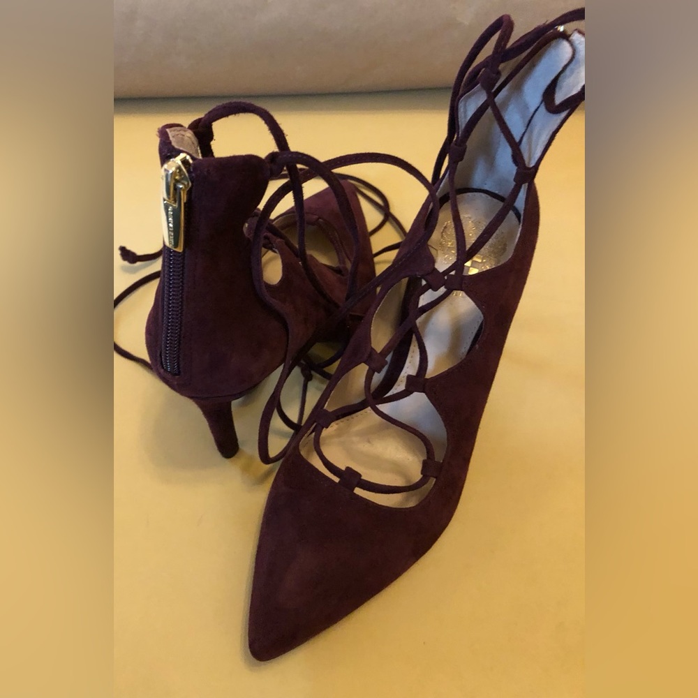 Vince Camuto Burgundy Lace Up Pumps Size 8